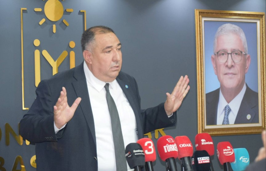 Afyonkarahisar’ın Sandıklı İlçesinde İYİ Parti’den Anlamlı Etkinlik: “Ekmeğimizi, Aşımızı Paylaşırız; Vatanımızı Asla!”