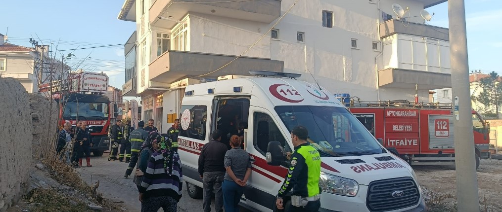 Afyonkarahisar’da Ev Yangını: Büyük Maddi Hasar Oluştu Yangın korkuttu.