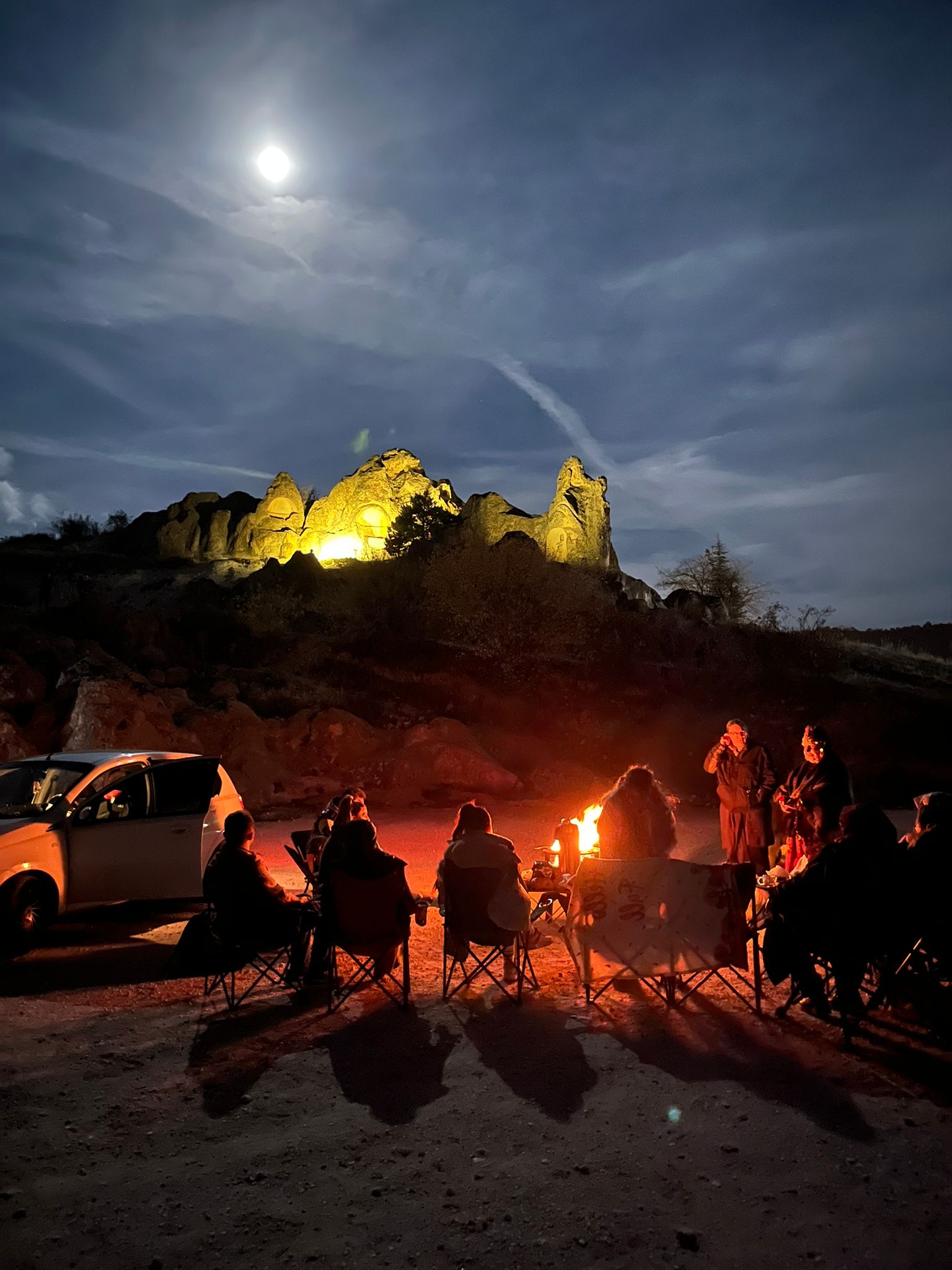 Frig Vadisi’nde Doğa Severler Dolunayın Eşsiz Büyüsüyle Bir Araya Geldi