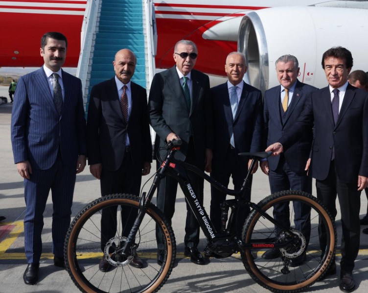 TÜRKİYE BİSİKLET FEDERASYONU’NDAN CUMHURBAŞKANI ERDOĞAN’A ÖZEL TEŞEKKÜR .