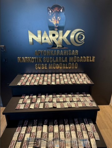 Afyonkarahisar’da Uygulama Noktasında 2.682 Adet Sentetik Ecza Ele Geçirildi: 2 Şüpheli Tutuklandı