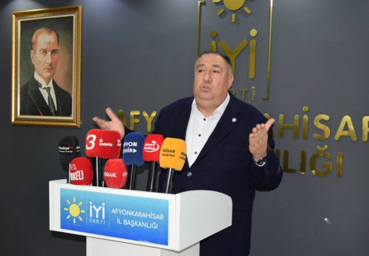 İYİ Parti İl Başkanı Mısırlıoğlu’ndan Sert Çıkış: “Öğretmenler Sizin Taşeronunuz Değil! Bu Milletle Dalga Geçmeyin!”