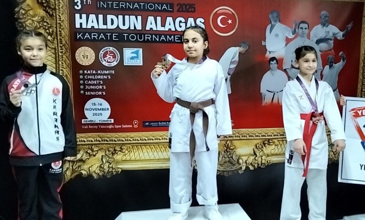 Minik Karateci Meryem Uluslararası Turnuvada Şampiyon Oldu