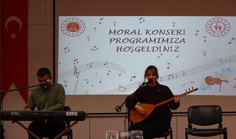 AFYONKARAHİSAR CEZAEVİNDE MAHKUMLARA MORAL ETKİNLİĞİ DÜZENLENDİ