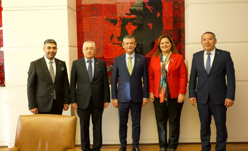 CHP AFYONKARAHİSAR HEYETİN'DEN GENEL BAŞKAN ÖZGÜR ÖZEL'E ZİYARET..