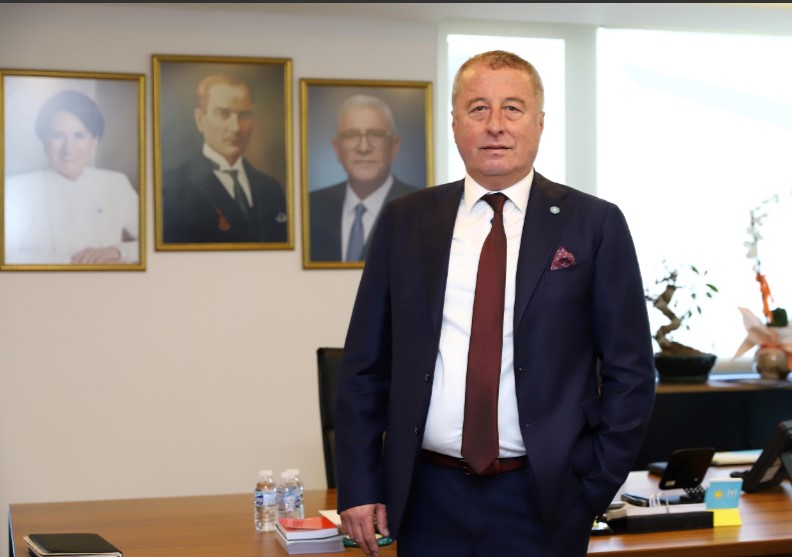 3 Aralık Dünya Engelliler Günü’nün farkındalığın arttığı, kalplerin birbirine daha çok yaklaştığı, umutların çoğaldığı bir gün olmasını temenni ediyorum.