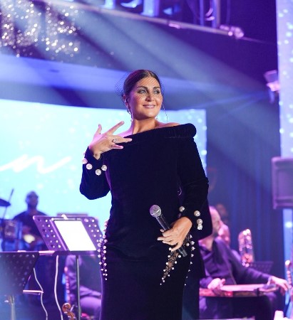 SİBEL CAN’DAN İNCİLERLE BEZELİ İHTİŞAM!