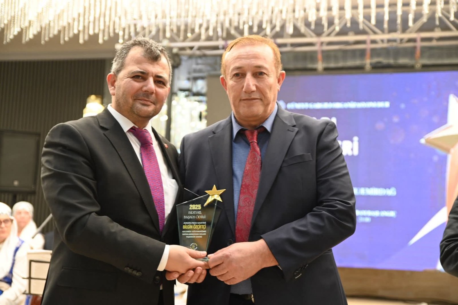 Emirdağ’da düzenlenen 2025 Bireysel Başarı Ödülleri sahiplerini buldu