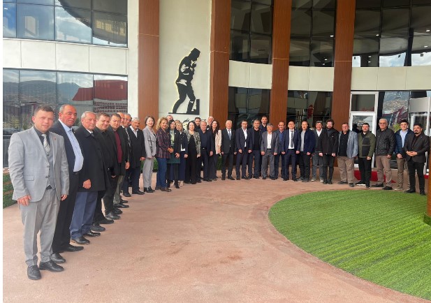 Cumhuriyet Halk Partisi’nin iktidar yürüyüşünü örgütlü gücümüzle, dayanışmayla devam edecek.