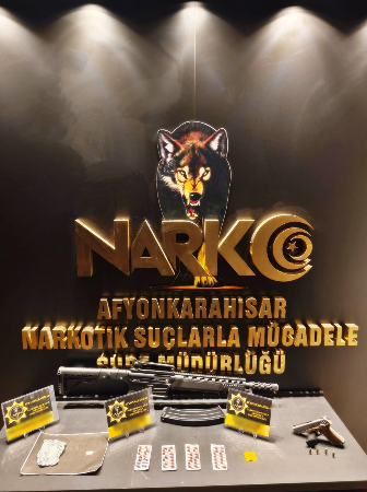 İl Merkezindeki Mahallede Uyuşturucu ve Silah Operasyonu: 4 Şüpheli Gözaltında