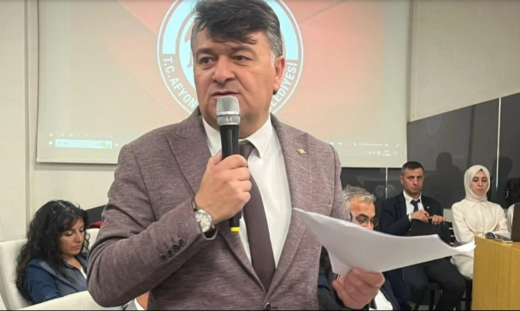 Afyonkarahisar Belediyesi’nde Minibüs Hatları Krizi: Başkan Köksal’dan TBMM’ye Çözüm Çağrısı