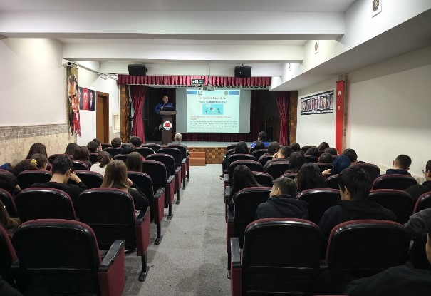 Kocatepe Anadolu Lisesi Öğrencilerine Polislik Mesleği ve Güvenlik Konularında Bilgilendirme