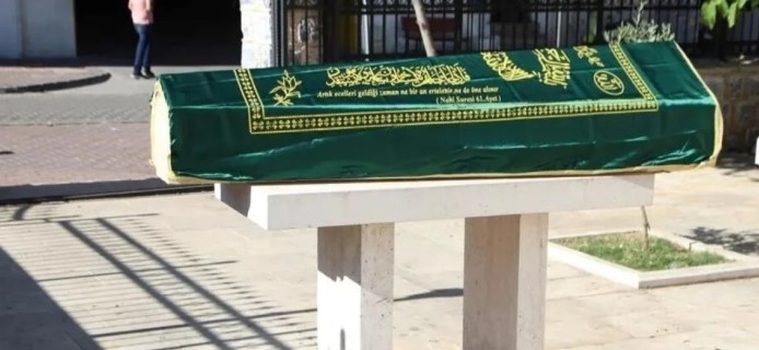 Erkmen Belediye Başkanı Yücel Şahin’in babası, Ahmet Şahin, 85 yaşında hayatını kaybetti.