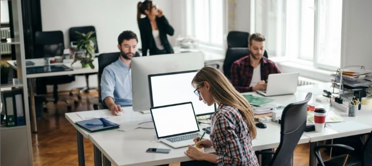 ADAY MEMURLUKTA YENİ DÖNEM TARTIŞMASI! İŞ GÜVENCESİ ZAYIFLIYOR MU?