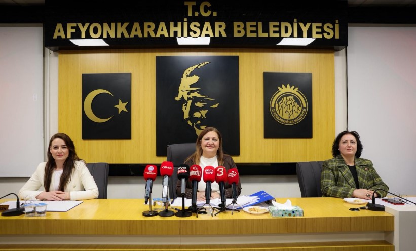 Bayrağımız; milletimizin onuru, bağımsızlığımızın ve birlik ruhumuzun simgesidir.