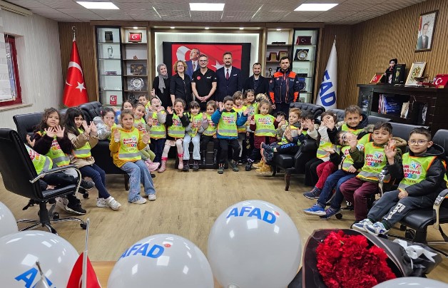 6 Şubat Depremlerinin 3. Yıl Dönümünde Afyonkarahisar’da Anma ve Farkındalık Etkinlikleri Düzenlendi.