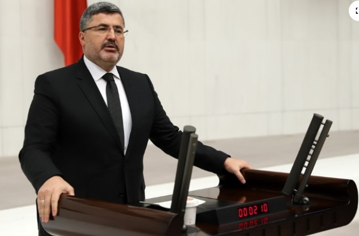 AK Parti Afyonkarahisar Milletvekili Av. Ali Özkaya, yeni Whatsapp hattı hakkında bilgi verdi.