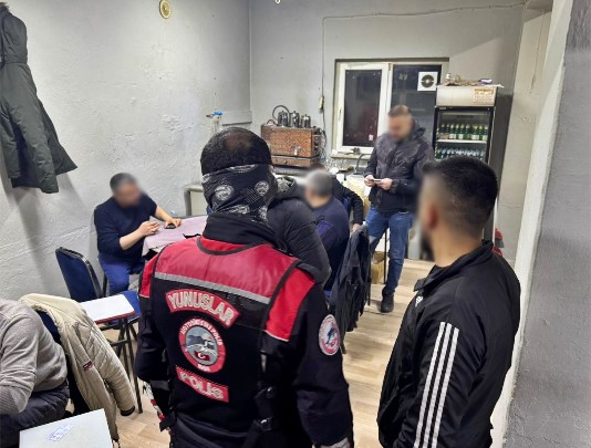 Dazkırı’da Huzur Uygulaması: 356 Kişi Kontrol Edildi