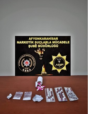 Emirdağ İlçesinde Durdurulan Araçta Uyuşturucu ve Sentetik Ecza Ele Geçirildi