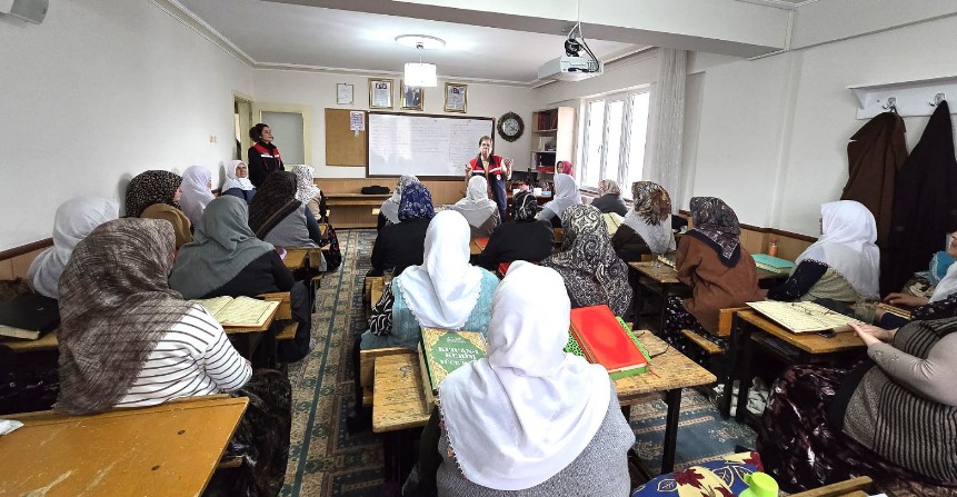 Afyonkarahisar’da Kadın Çiftçilere Yönelik Eğitimler Sürüyor