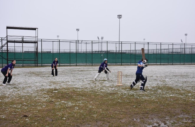 Genç Kızlar Kriket'te Şampiyon Spor Lisesi