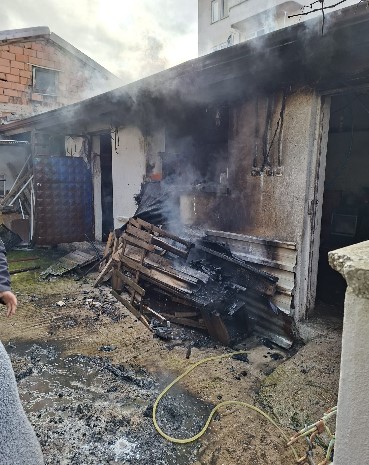 Afyonkarahisar’da Çıkan Yangın Korkuttu.