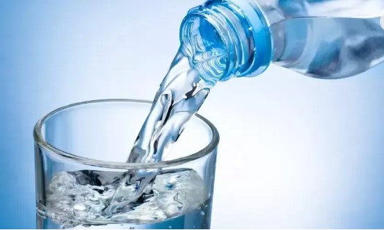 Ramazan ayında gün boyunca süren susuzluk, vücudun sıvı dengesini doğrudan etkiliyor